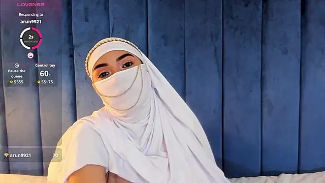 Snapshot of fatimarab__ chatting on 02/21/26, 03:40 fatimarab online show from 02/21/26, 03:40