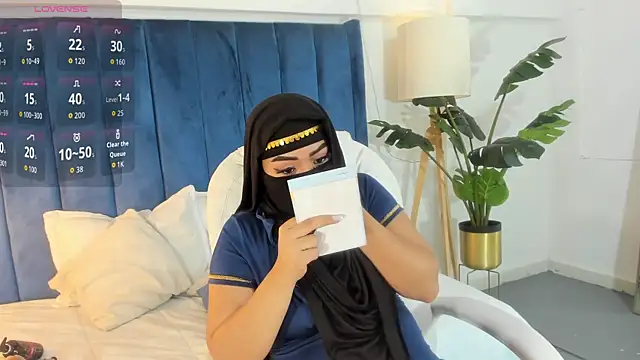 fatimarab   online show from 04/24/26, 03:42