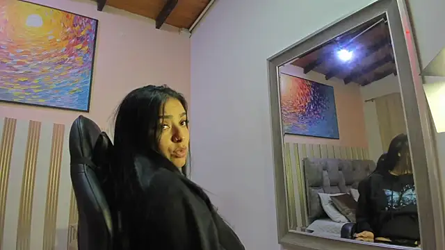 nina glow online show from 03/29/26, 11:21