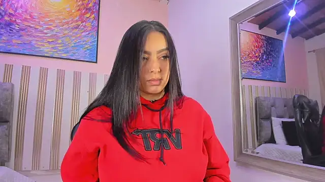 nina glow online show from 04/15/26, 11:39