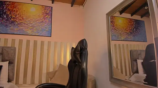 nina glow online show from 04/22/26, 11:23