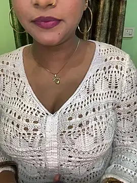 Snapshot of LIZNA_0 chatting on 02/13/26, 05:09 LIZNA 0 online show from 02/13/26, 05:09