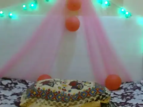 Snapshot of LIZNA_0 chatting on 02/22/26, 04:49 LIZNA 0 online show from 02/22/26, 04:49