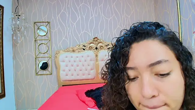 Snapshot of meganrousx chatting on 02/16/26, 12:34 meganrousx online show from 02/16/26, 12:34