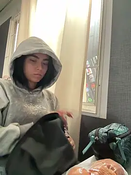 Sara Fernandez  online show from 02/19/26, 01:29