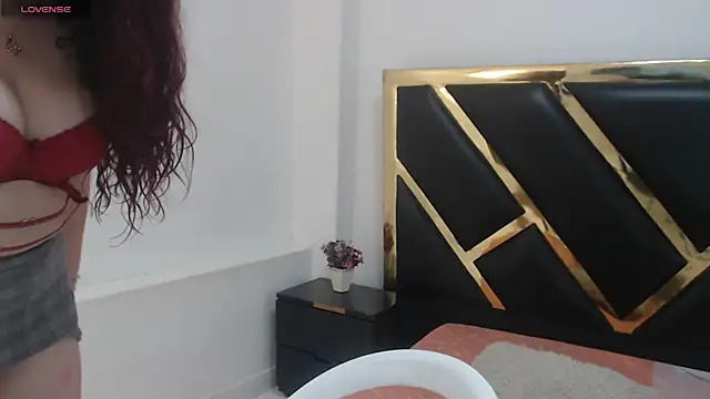 Snapshot of CarolRousee chatting on 02/06/26, 07:17 CarolRousee online show from 02/06/26, 07:17