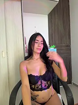 Snapshot of Juanitaa04 chatting on 02/25/26, 04:27 Juanitaa04 online show from 02/25/26, 04:27