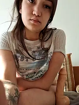 RoxyWeb18 online show from 04/15/26, 05:58