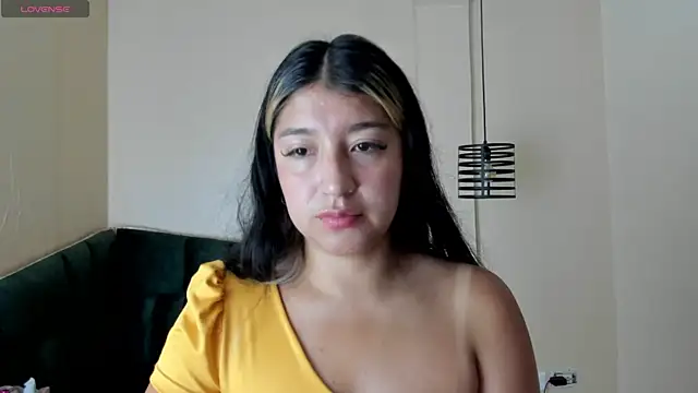 Dahiana Dmour  online show from 04/24/26, 04:09