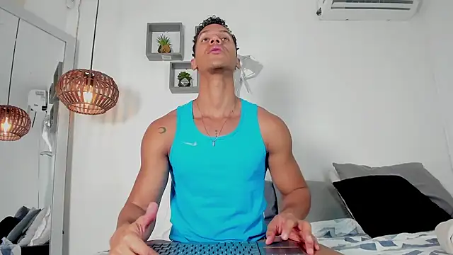 Snapshot of Royland_Vega chatting on 02/05/26, 11:48 Royland Vega online show from 02/05/26, 11:48