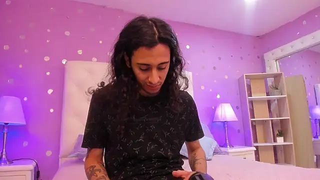 Goldentemptation  online show from 02/17/26, 08:04