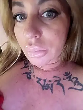 MiaMooly online show from 04/17/26, 05:27