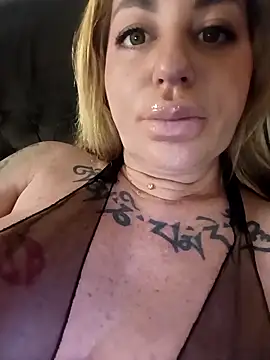 MiaMooly online show from 04/18/26, 08:09