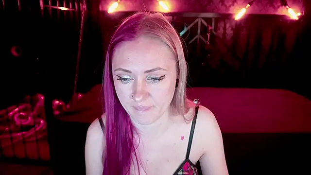 DramaQuenns online show from 04/26/26, 05:49