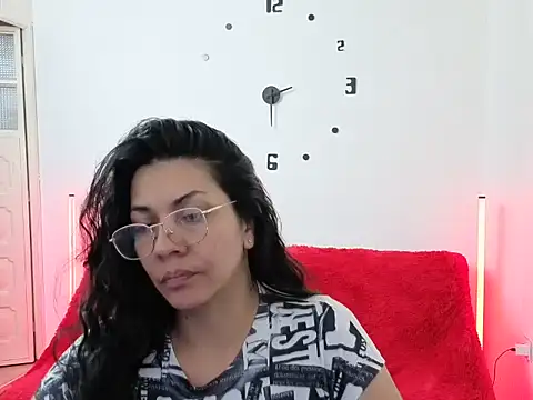 Snapshot of johana_collins chatting on 03/05/26, 06:48 johana collins online show from 03/05/26, 06:48