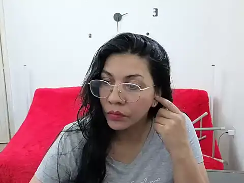 Snapshot of johana_collins chatting on 03/06/26, 01:51 johana collins online show from 03/06/26, 01:51