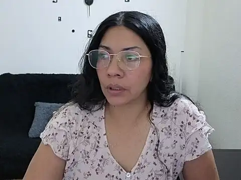 Snapshot of johana_collins chatting on 03/10/26, 02:11 johana collins online show from 03/10/26, 02:11