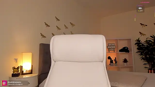 missvancouver online show from 03/04/26, 12:55