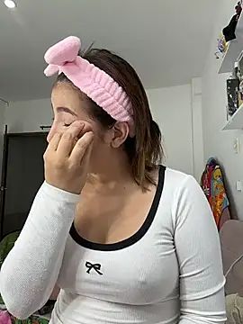 Snapshot of Arya___ chatting on 03/03/26, 09:04 Arya online show from 03/03/26, 09:04