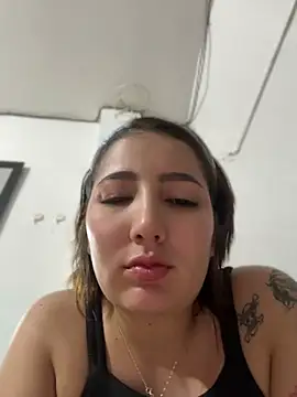Arya    online show from 06/14/26, 12:08