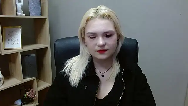SweetLilyxo online show from 02/17/26, 07:38
