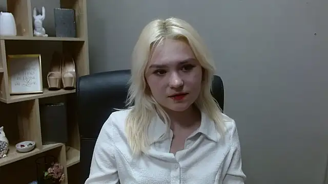 SweetLilyxo online show from 02/18/26, 03:08