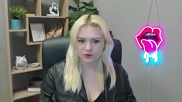 SweetLilyxo online show from 04/07/26, 06:25