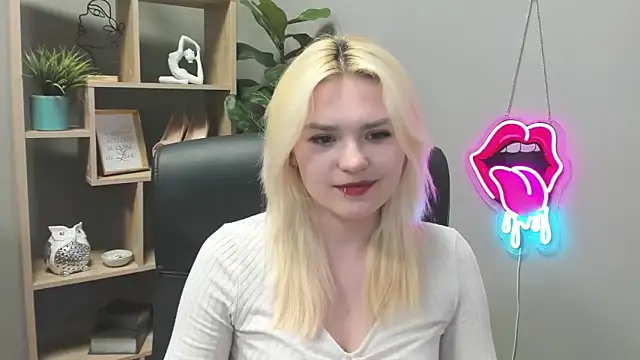 SweetLilyxo online show from 04/14/26, 06:30