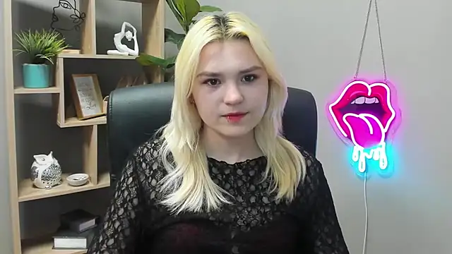 SweetLilyxo online show from 04/23/26, 06:25