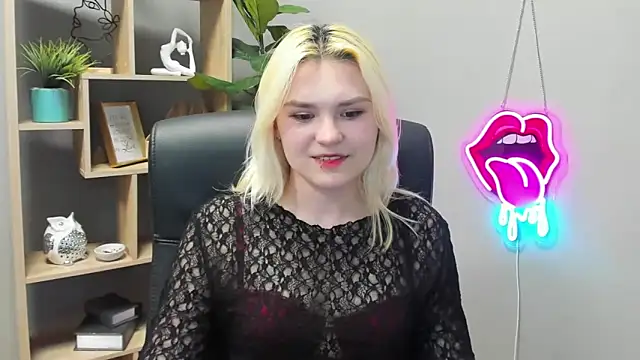 SweetLilyxo online show from 04/23/26, 12:29