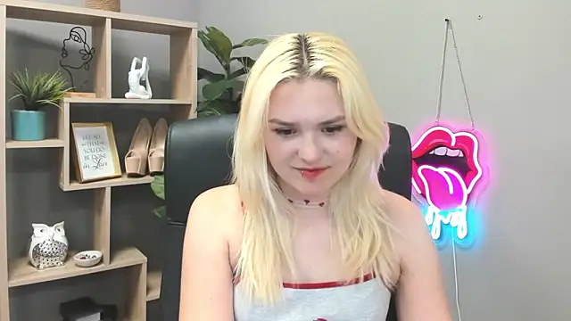 Snapshot of SweetLilyxo chatting on 06/01/26, 01:35 SweetLilyxo online show from 06/01/26, 01:35