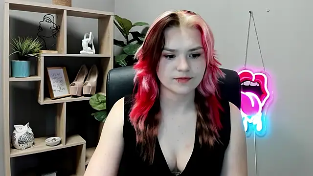 Snapshot of SweetLilyxo chatting on 06/10/26, 06:45 SweetLilyxo online show from 06/10/26, 06:45