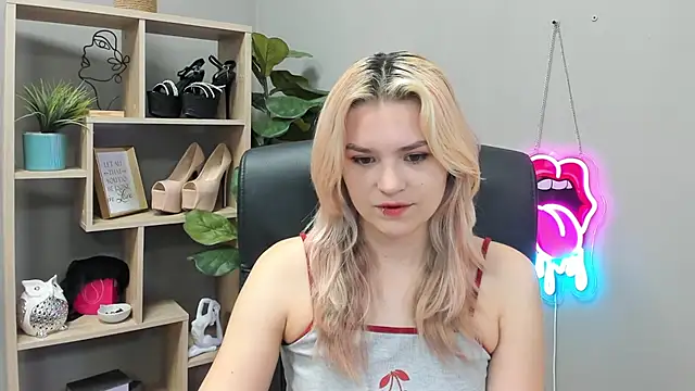 SweetLilyxo online show from 07/21/26, 06:27