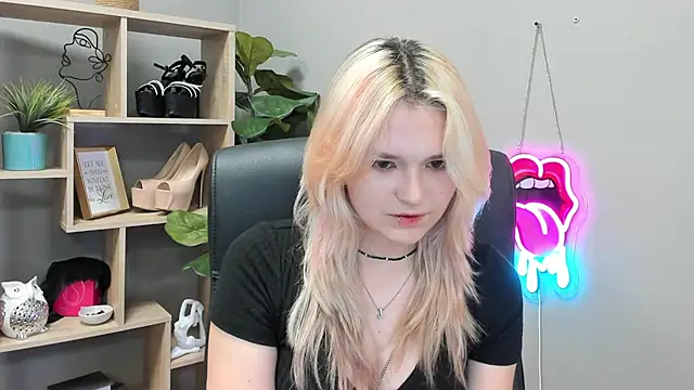 SweetLilyxo online show from 07/24/26, 06:33