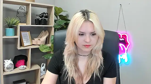 SweetLilyxo online show from 07/28/26, 06:31