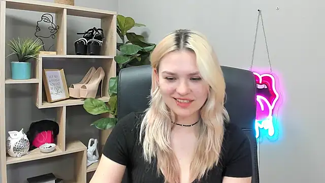 SweetLilyxo online show from 07/28/26, 11:17