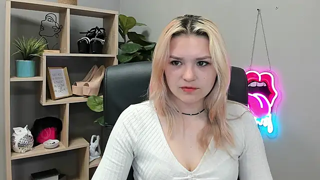 SweetLilyxo online show from 07/29/26, 06:33