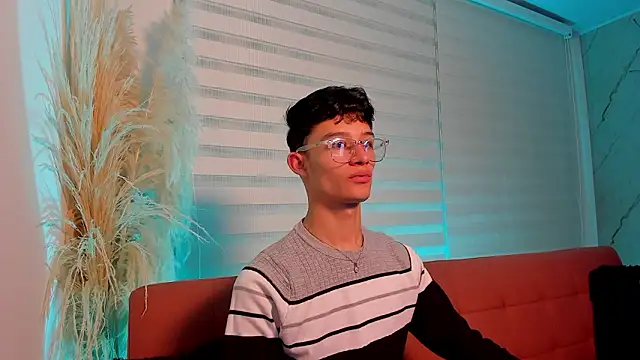 Snapshot of Patrick_Howland_ chatting on 03/01/26, 03:41 Patrick Howland online show from 03/01/26, 03:41