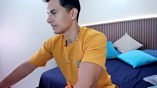 Mike Conors online show from 03/04/26, 01:55