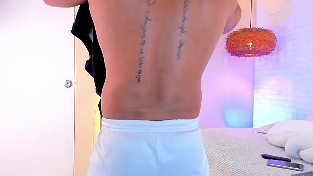 jekvalentino online show from 07/10/26, 07:27
