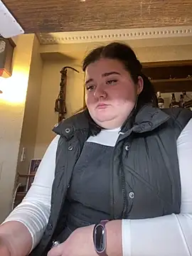 Snapshot of AngelKiras chatting on 02/17/26, 04:02 AngelKiras online show from 02/17/26, 04:02