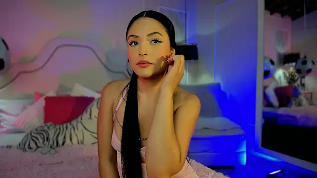 niicole garner online show from 07/21/26, 04:42