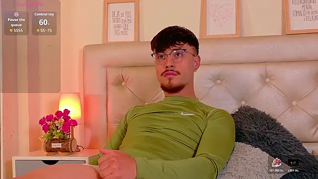 Aiden Gray online show from 03/04/26, 06:14