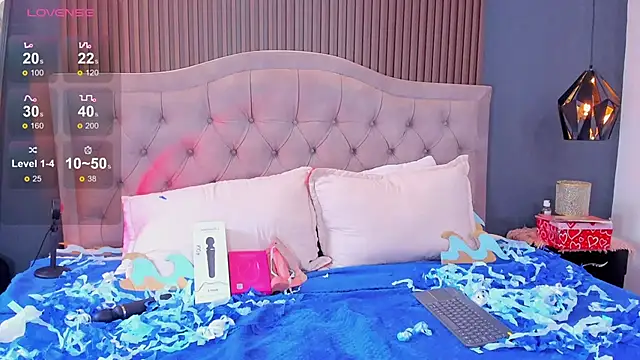 Noa 03 online show from 03/13/26, 06:25