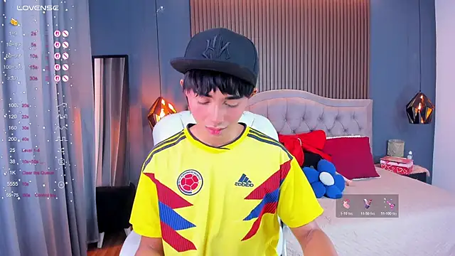 Noa 03 online show from 04/23/26, 01:24