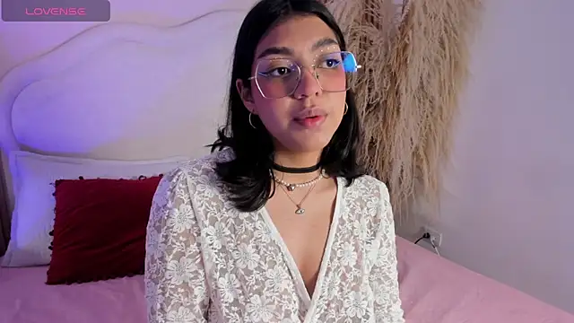 Snapshot of rebeca_taylor chatting on 02/26/26, 03:49 rebeca taylor online show from 02/26/26, 03:49