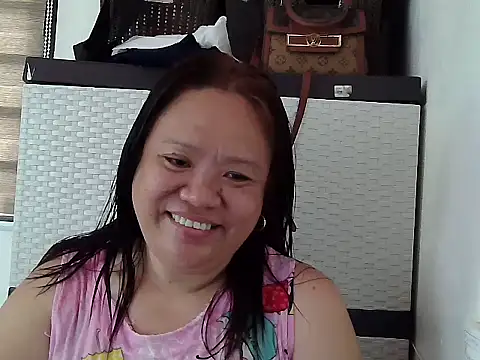 Snapshot of yummychubby29 chatting on 05/14/26, 03:13 yummychubby29 online show from 05/14/26, 03:13