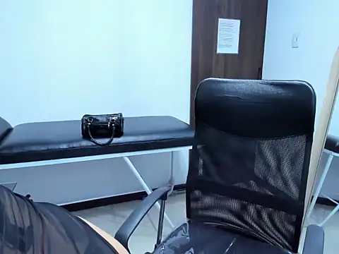 Snapshot of ZombitchX chatting on 02/13/26, 04:41 ZombitchX online show from 02/13/26, 04:41