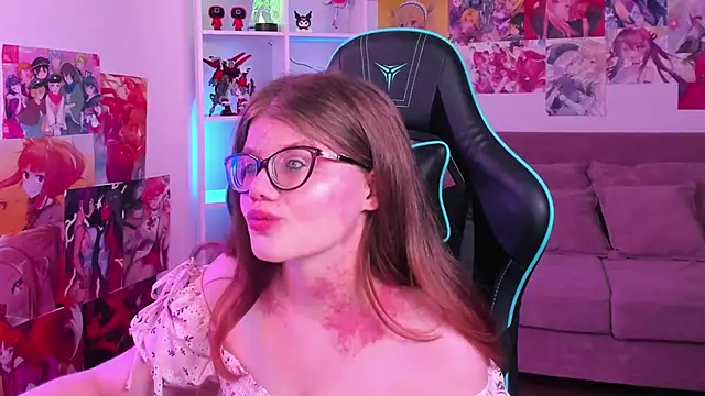 ChloeHalses online show from 04/03/26, 05:22