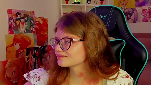 ChloeHalses online show from 04/17/26, 05:10